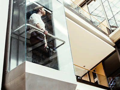 miniascensore esterno a cagliari con cabina panoramica